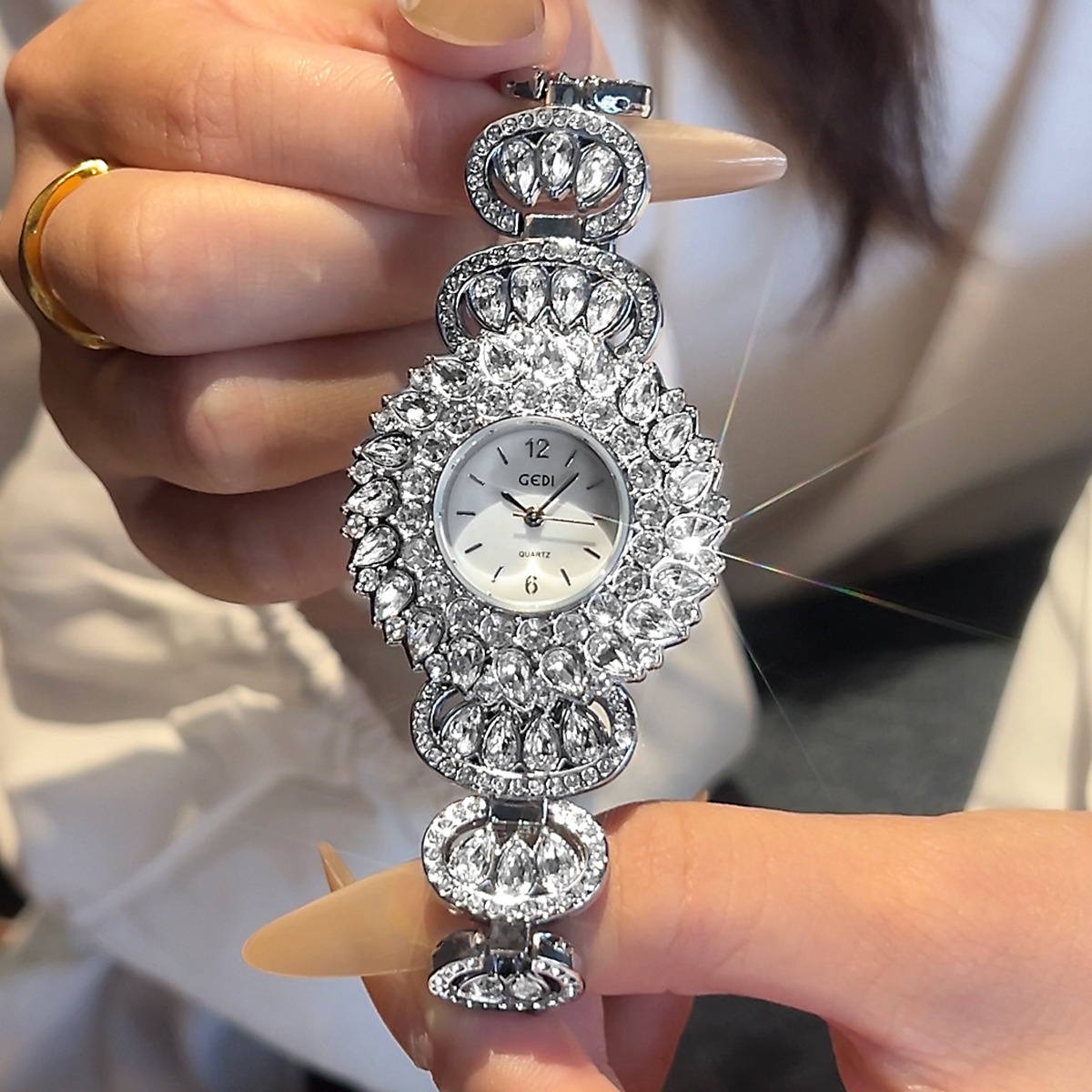 UTHAI CQ443 Fashionable Luxury - Luxury Watch Lady 评论和价格