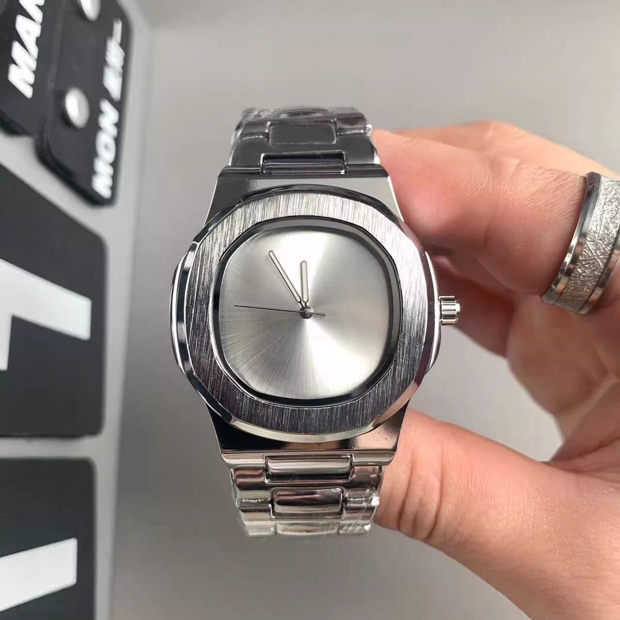 Custom Logo Men's Quartz Watch - Luxury Quartz Watch Brands 评论和价格
